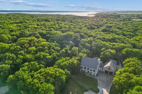 660 Alexandrite Dr, Oak Point, TX 75068