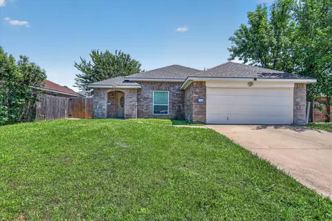 6021 Hartman Rd, Forest Hill, TX 76119