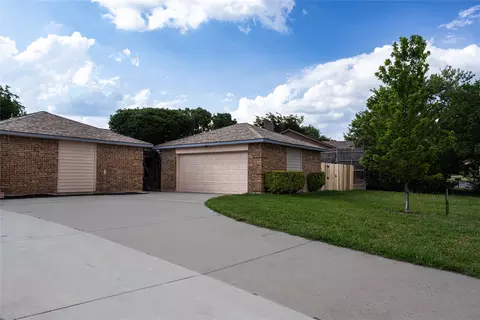 10016 Buffalo Grove Rd, Fort Worth, TX 76108
