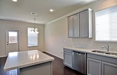 2305 Bernese Ln, Fort Worth, TX 76131