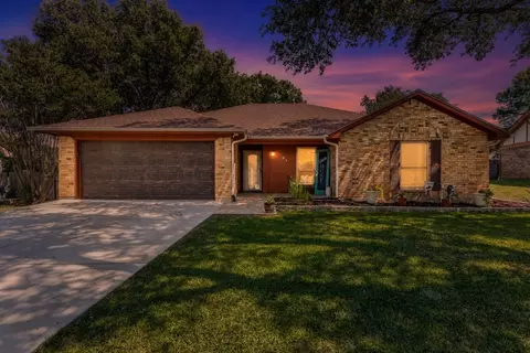 301 Shawnee Trl, Keller, TX 76248