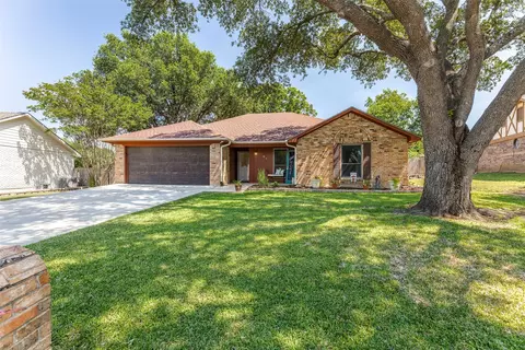 301 Shawnee Trl, Keller, TX 76248