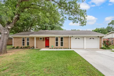 217 Glenn Dr, Hurst, TX 76053