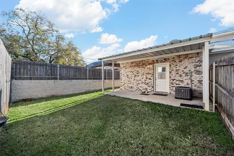 402 Spring St, Mcgregor, TX 76657 photo 14