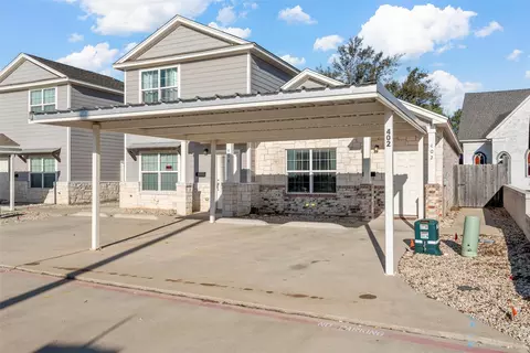 402 Spring St, Mcgregor, TX 76657