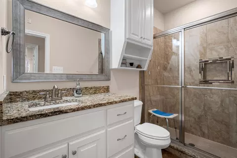 402 Spring St, Mcgregor, TX 76657 photo 8