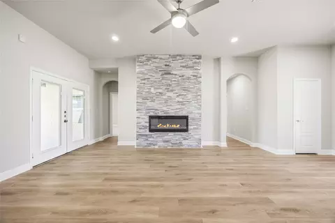 Living - 8409 Willowbrook Dr, Rowlett, TX 75088 photo 2 of 5