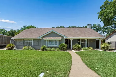 2605 Collard Rd, Arlington, TX 76017