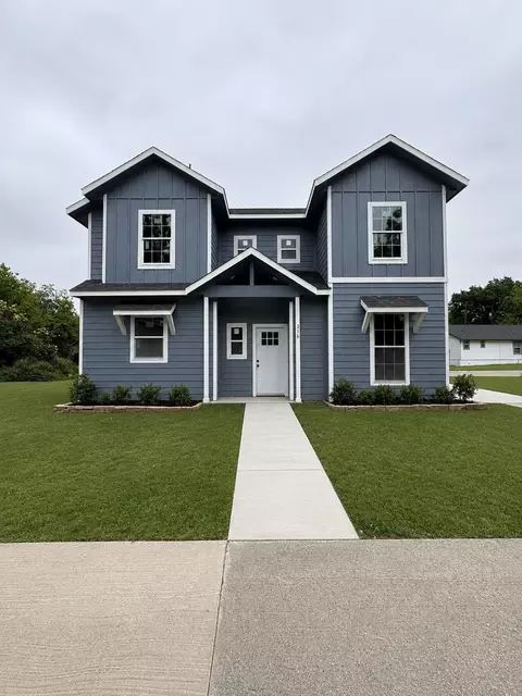 316 Henry St, Waxahachie, TX 75165