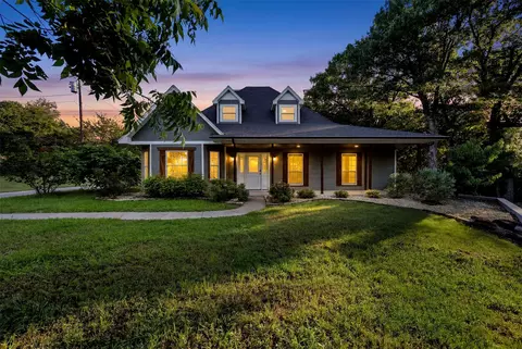 1044 E Woodridge Rd, Waxahachie, TX 75165