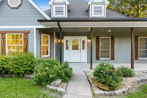 1044 E Woodridge Rd, Waxahachie, TX 75165