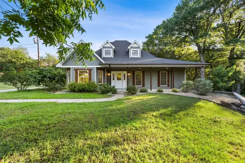 1044 E Woodridge Rd, Waxahachie, TX 75165