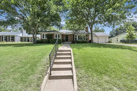 6371 Greenway Rd, Fort Worth, TX 76116