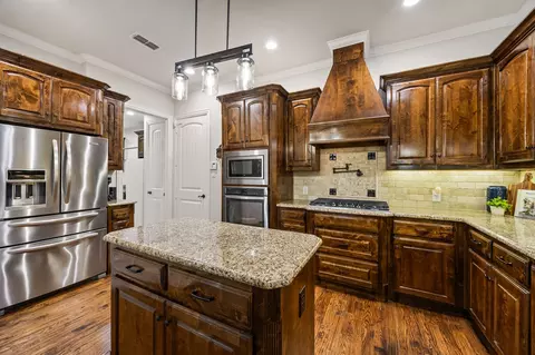 Kitchen - 801 Eagle Pass, Royse City, TX 75189 photo 4 of 5