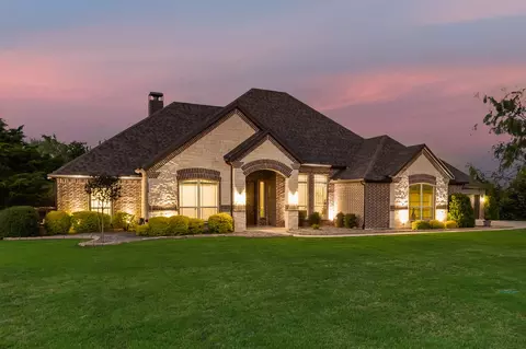 Exterior - 801 Eagle Pass, Royse City, TX 75189 photo 2 of 10