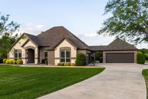 Exterior - 801 Eagle Pass, Royse City, TX 75189 photo 9 of 10
