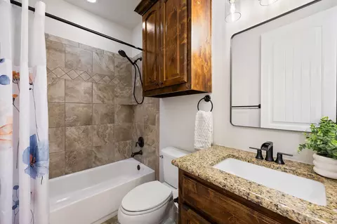 Bath - 801 Eagle Pass, Royse City, TX 75189 photo 3 of 5