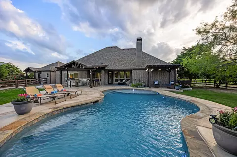 Exterior - 801 Eagle Pass, Royse City, TX 75189 photo 6 of 10