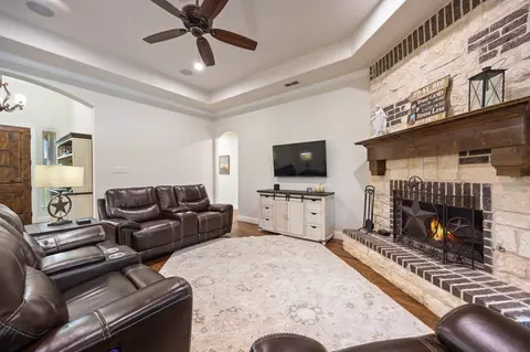 Living - 801 Eagle Pass, Royse City, TX 75189 photo 2 of 2