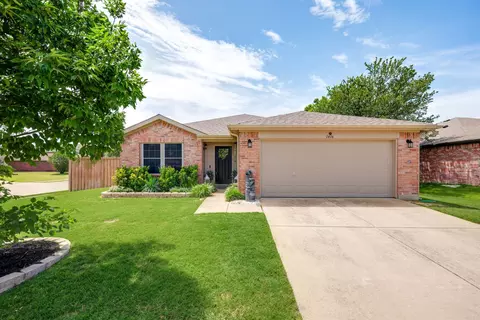 1416 Wenatchee Dr, Krum, TX 76249