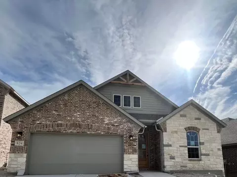 824 Elmstead Dr, Fort Worth, TX 76108