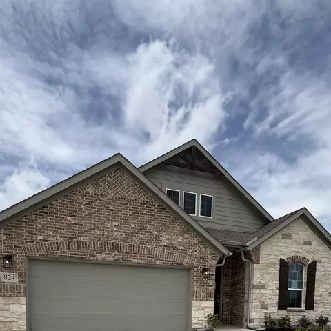 824 Elmstead Dr, Fort Worth, TX 76108
