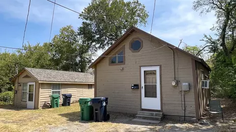 Exterior - 1219 Scripture St, Denton, TX 76201 photo 2 of 4