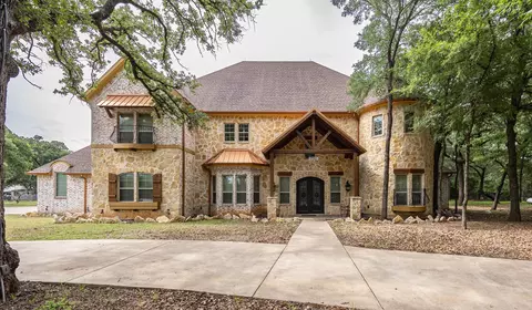 750 Turner Warnell Rd, Mansfield, TX 76063