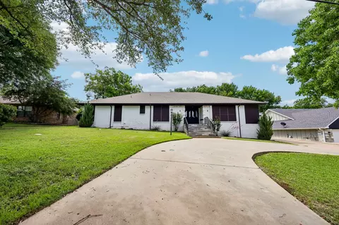 5209 Fairway Cir, Granbury, TX 76049