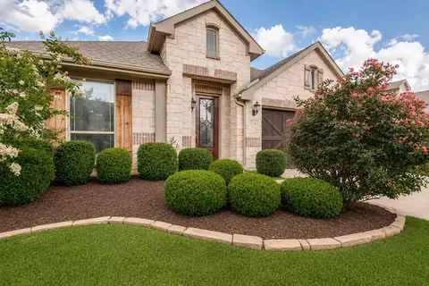 734 Larkspur Ln, Midlothian, TX 76065