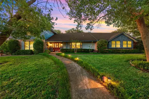 10011 Lost Oak Ridge Dr, Woodway, TX 76712