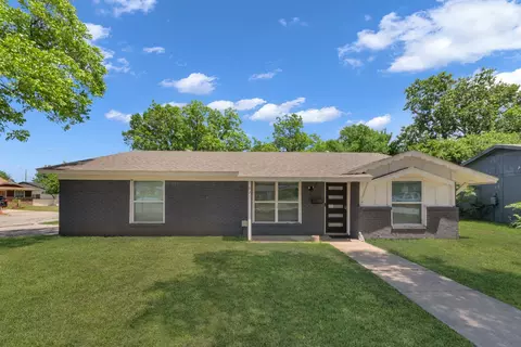 821 Lovers Ln, Grapevine, TX 76051