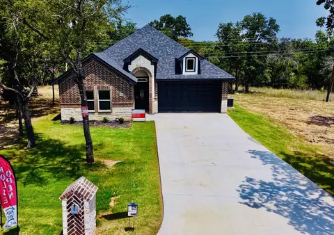 502 Palmetto Ct, Runaway Bay, TX 76426