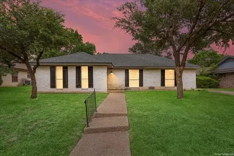 5600 Lake Highlands Dr, Waco, TX 76710
