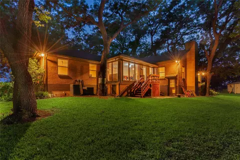 1820 Long Creek Ct, Granbury, TX 76049
