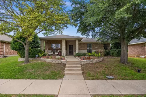 1707 W Venus Dr, Lancaster, TX 75134