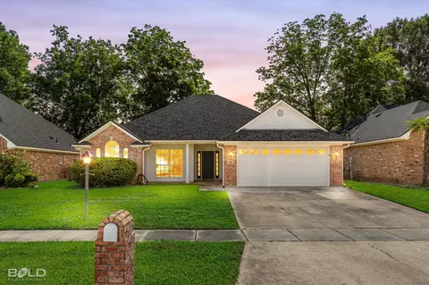 2522 Brookhaven Dr, Bossier City, LA 71111