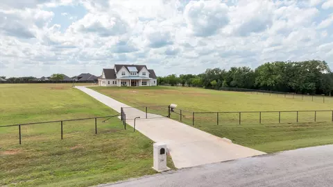 2208 Summerlin Ct, Granbury, TX 76048