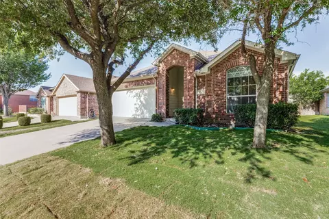 8524 Silverbell Ln, Fort Worth, TX 76140