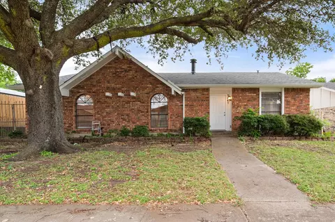 7247 Long Canyon Trl, Dallas, TX 75249