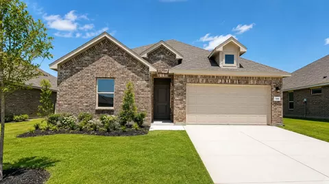 109 Tyler St, Grandview, TX 76050