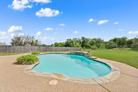 4000 Goliad Dr, Granbury, TX 76048