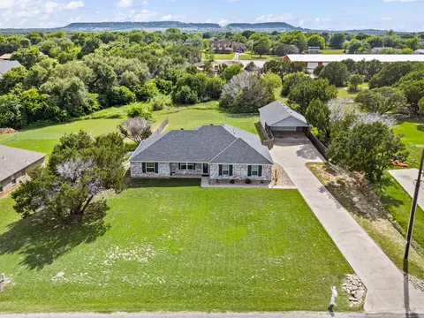 4000 Goliad Dr, Granbury, TX 76048