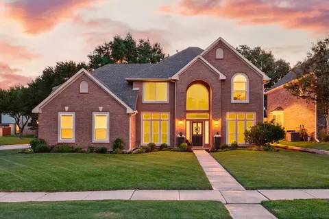 2532 Springhill Dr, Grapevine, TX 76051