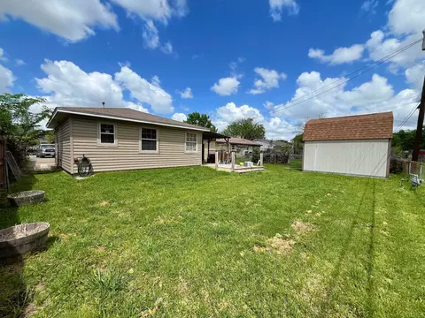 Exterior - 904 Miranda Dr, Mesquite, TX 75149 photo 3 of 3