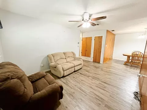 Living - 904 Miranda Dr, Mesquite, TX 75149 photo 1 of 4