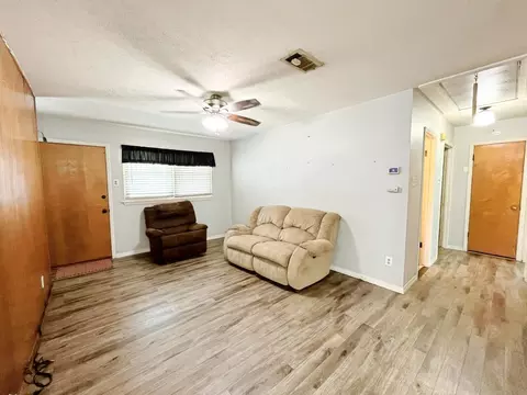 Living - 904 Miranda Dr, Mesquite, TX 75149 photo 4 of 4