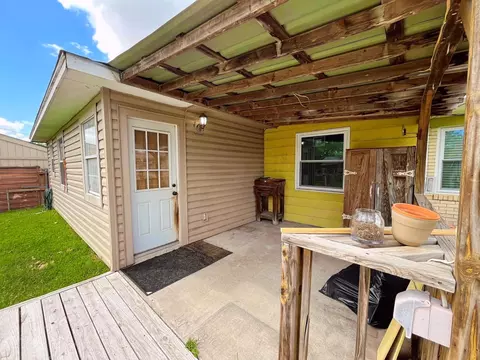 Exterior - 904 Miranda Dr, Mesquite, TX 75149 photo 2 of 3