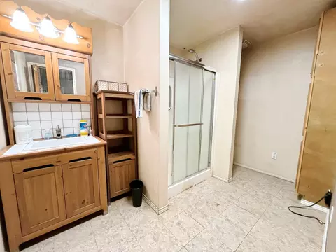 Bath - 904 Miranda Dr, Mesquite, TX 75149 photo 2 of 2