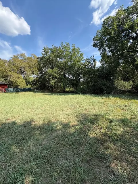 1017 Highview Dr, Hutchins, TX 75141